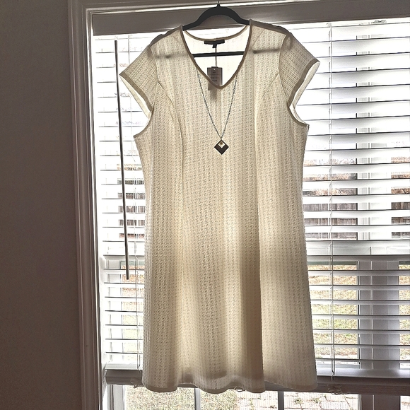 Ellen Weaver Dresses & Skirts - Beautiful New Light Cream Fit And Flare Dress With Cap Sleeves